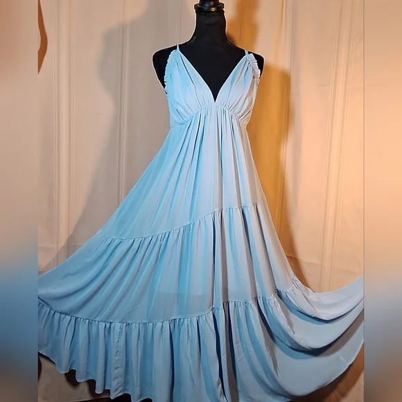 🪽WISHLIST Elegant Light Blue Tiered Maxi Dress - Picture 5 of 8